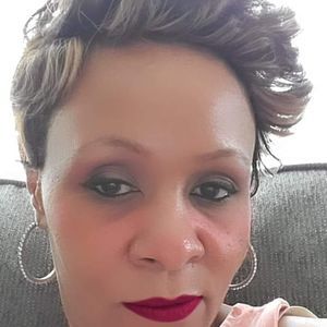 Meet your Posher, Juanita
